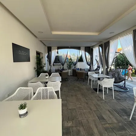 Bloom Apartment Vir