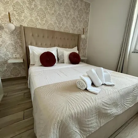 Bloom Apartment *
