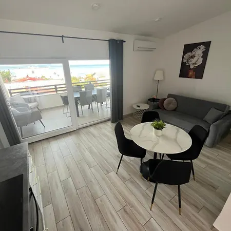 Bloom Apartment *