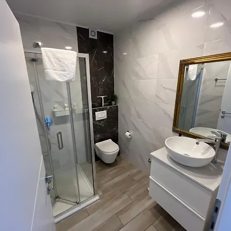 Bloom Apartment *
